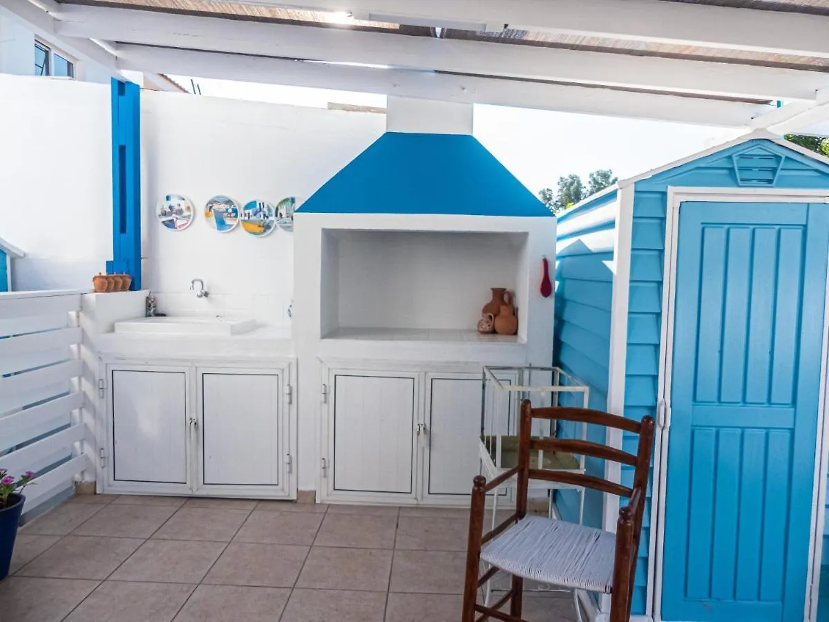 Greek Island Style 2 Bedroom Villa With Pool Next To The Sea 라르나카