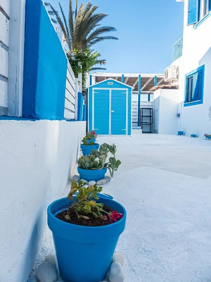 Greek Island Style 2 Bedroom Villa With Pool Next To The Sea 라르나카